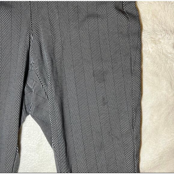 Women's XL Studio Ponte Slim Fix Pixie Pant. Black HerringboneTorrid Size 00 - Picture 4 of 9